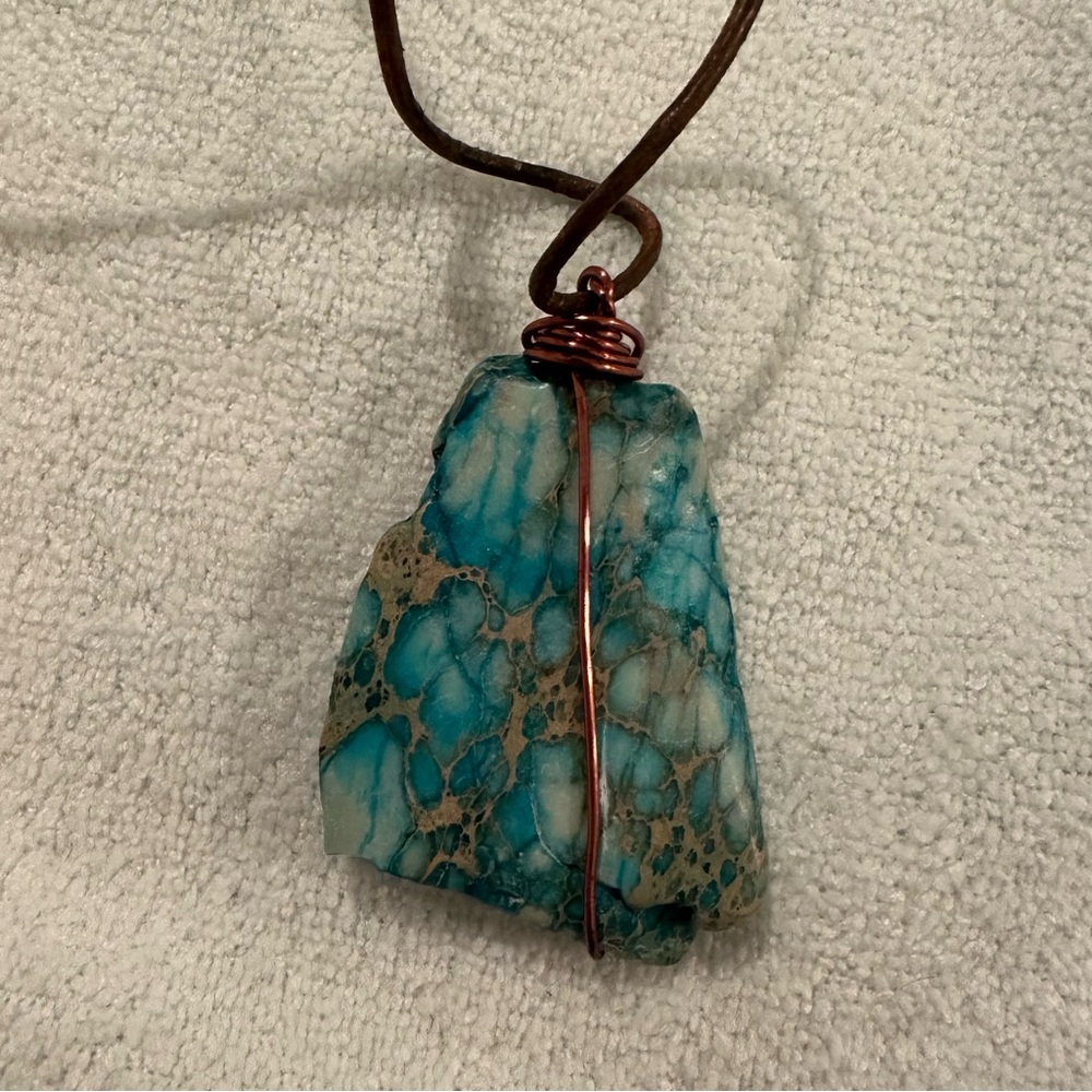 LIKE NEW Snakeskin Jasper Necklace - Picture 4 of 5